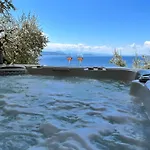 Luxury La (adults Only) Apartment Chorto