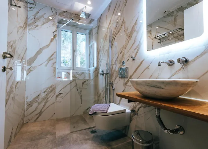 Luxury La (adults Only) * Chorto