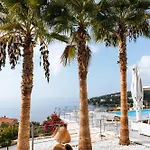 Luxury La (adults Only) *