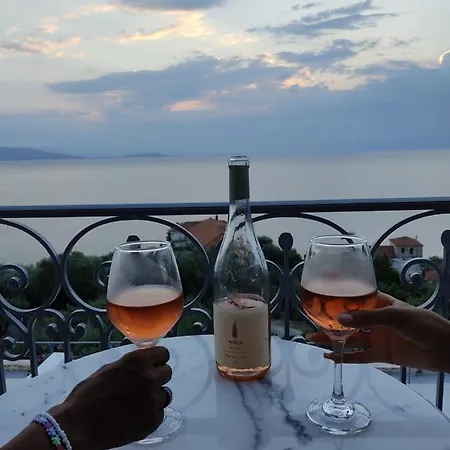 Luxury La (adults Only) *