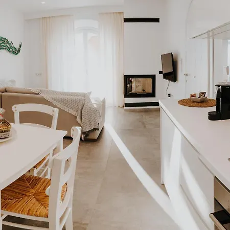 Luxury La (adults Only) Appartamento Chorto