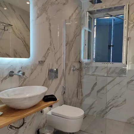 Luxury La (adults Only)