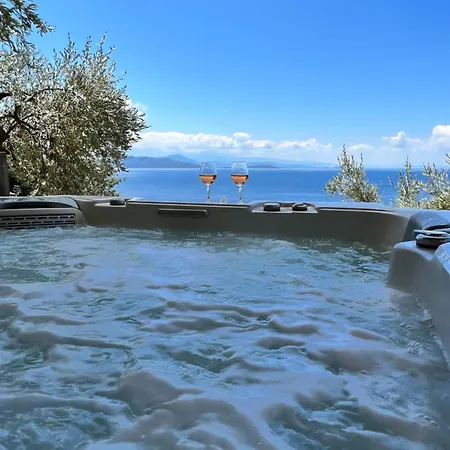 Luxury La (adults Only) Lejlighed Khórto