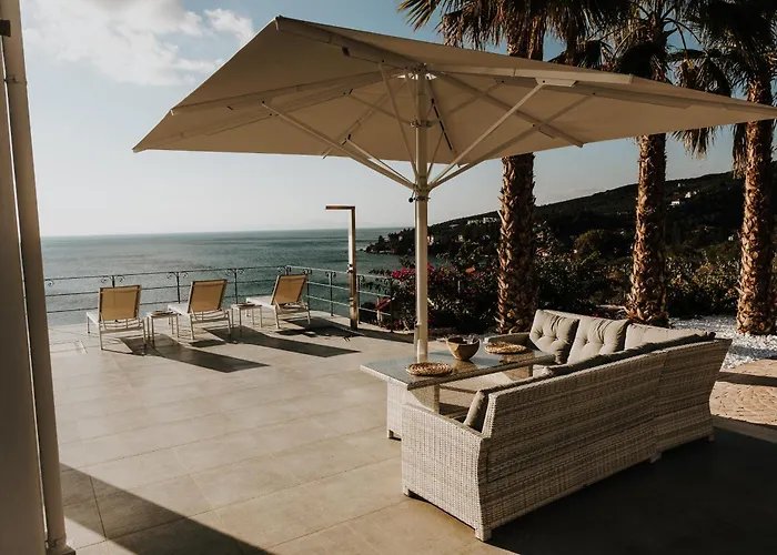 Luxury La (adults Only) Apartman